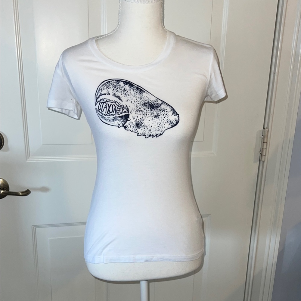 Women's White Short-Sleeve Graphic Tee